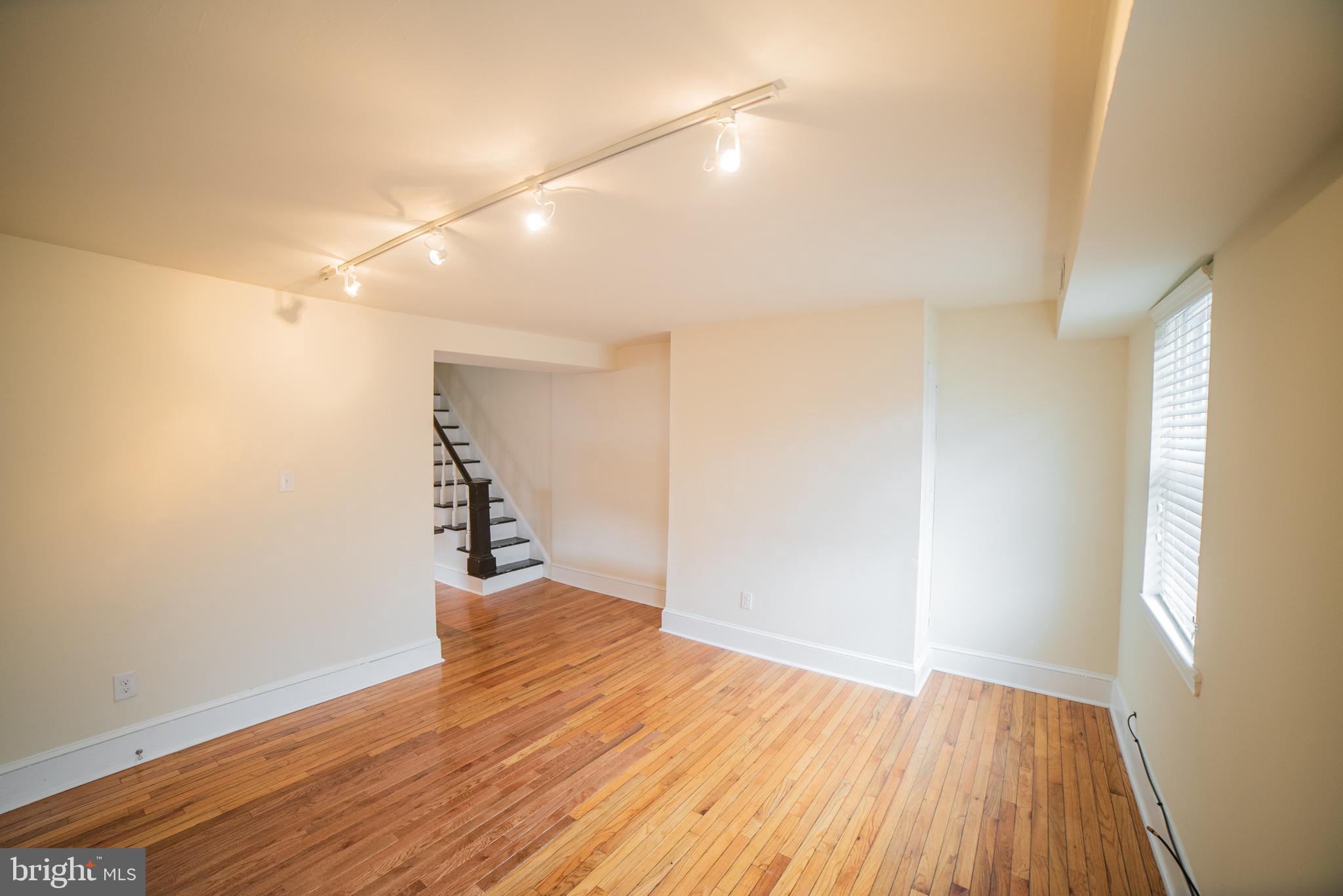 SOUTH STREET - Residential Income