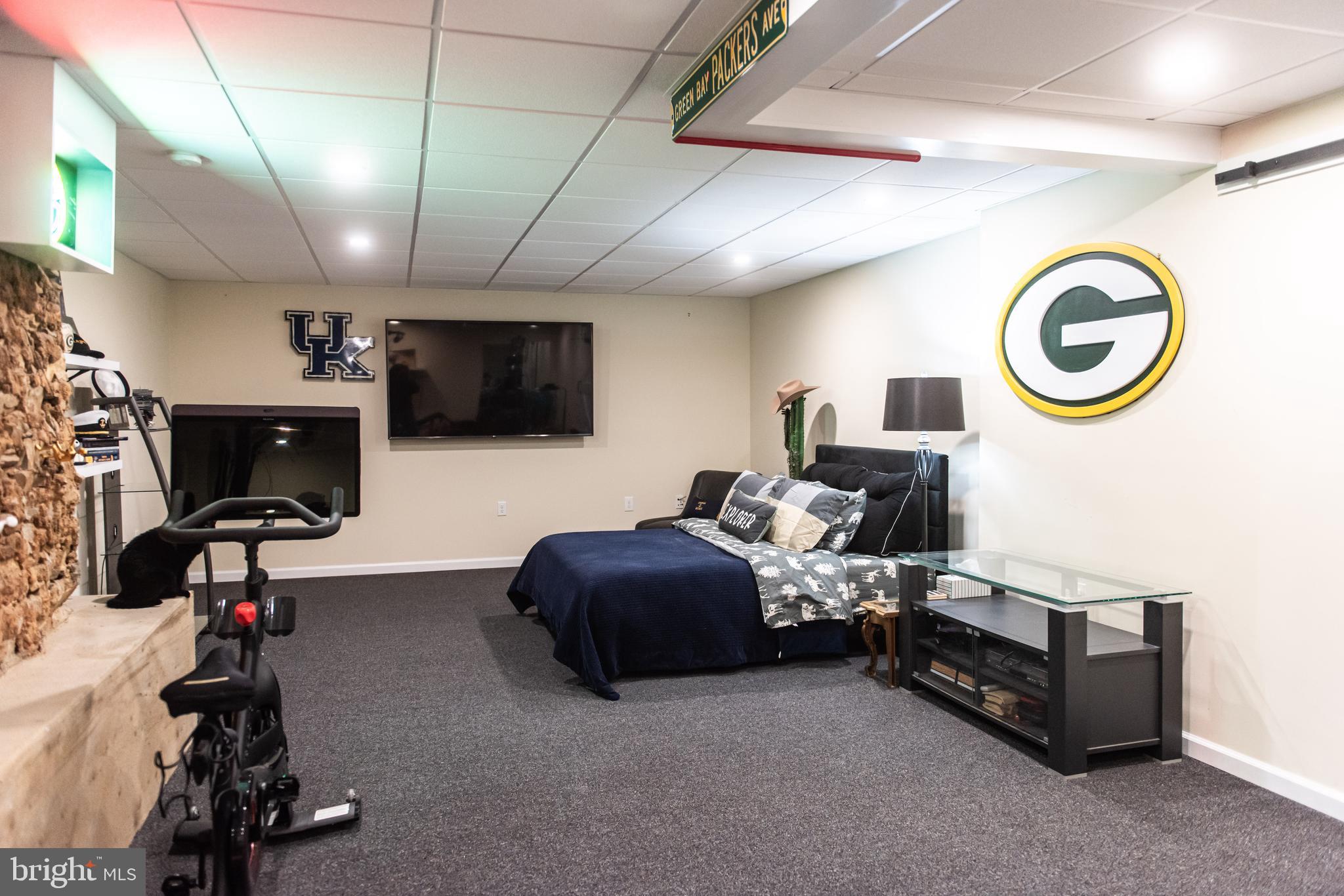 HERSHEY VILLAGE - Residential