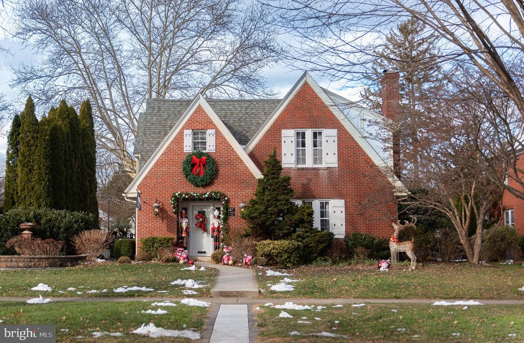 Photo of 147 Elm Avenue, HERSHEY, PA 17033 (MLS # PADA2052404)