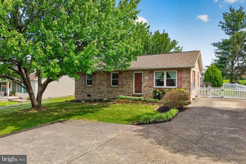 Homes For Sale - 229 1st Street<br/> Rockingham County, BROADWAY, VA 22815