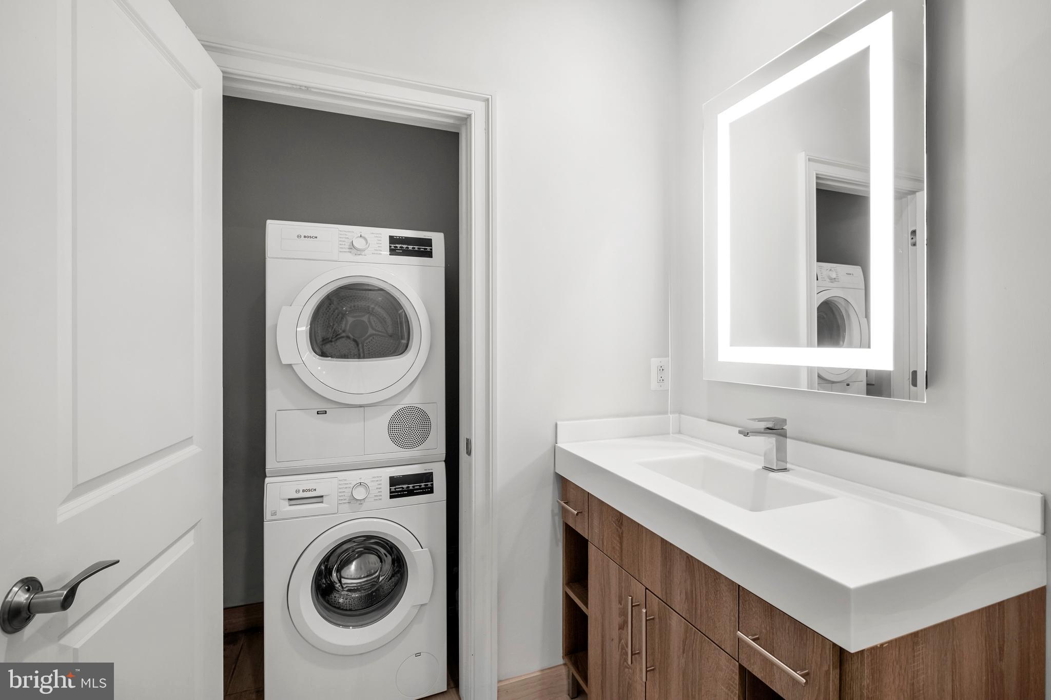 LOGAN SQUARE - Residential Lease