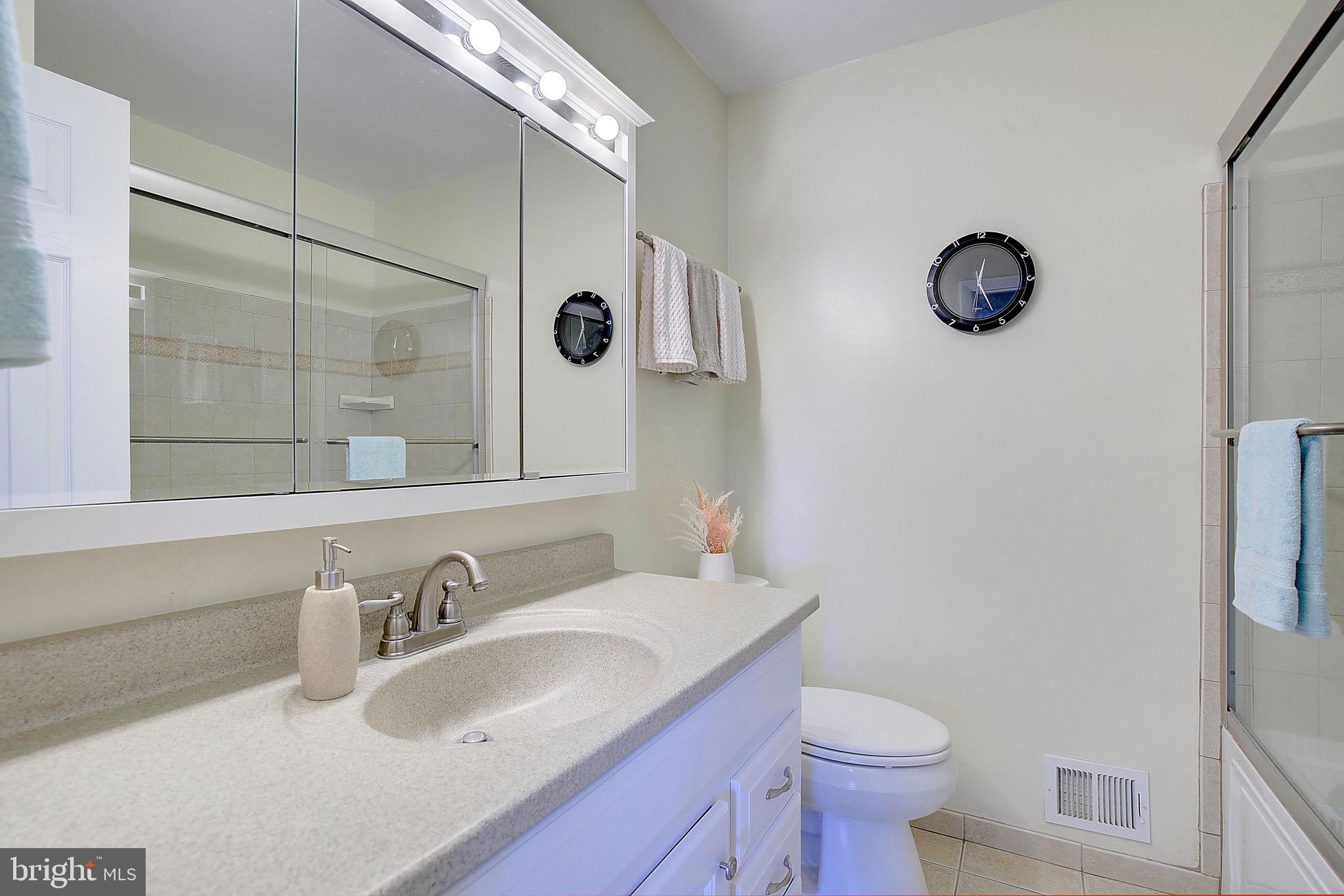 LAKEWOOD - Residential