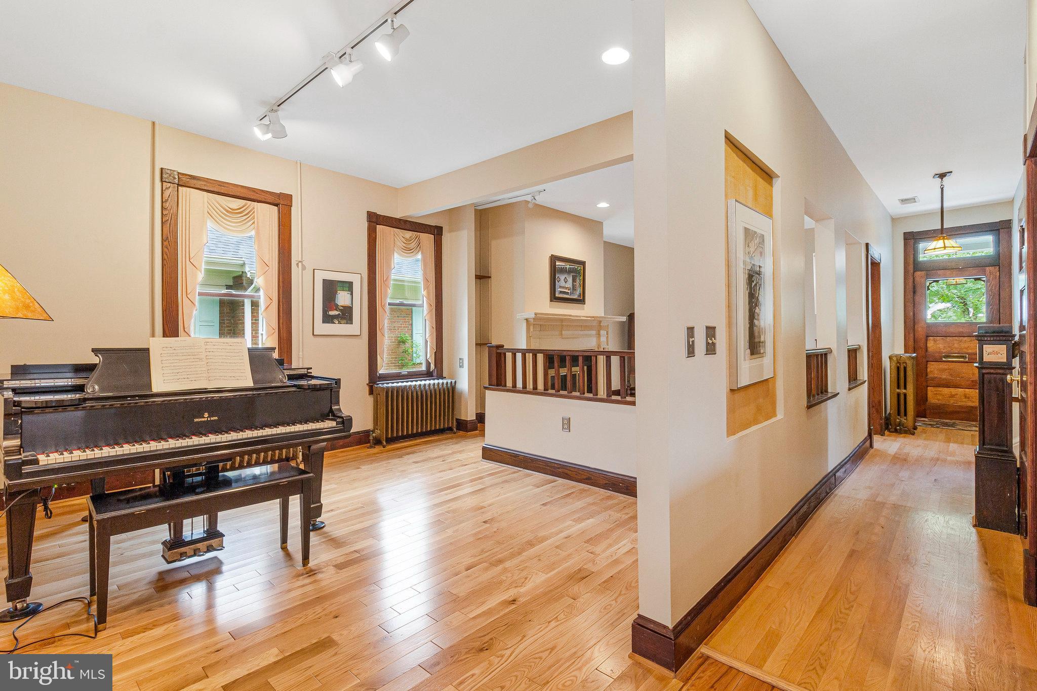 ROSEMONT - Residential