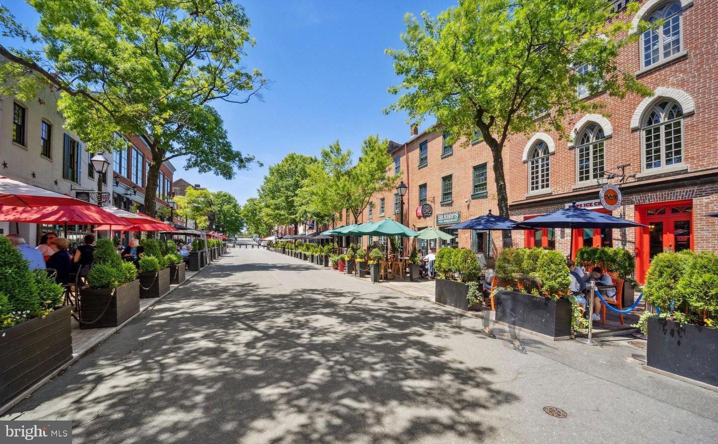 OLD TOWN - Residential Lease