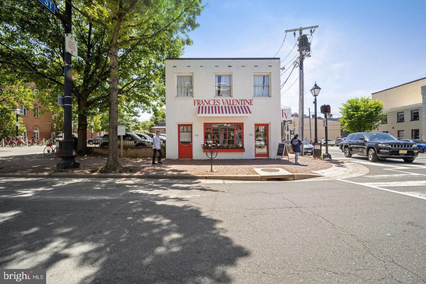 OLD TOWN - Residential Lease