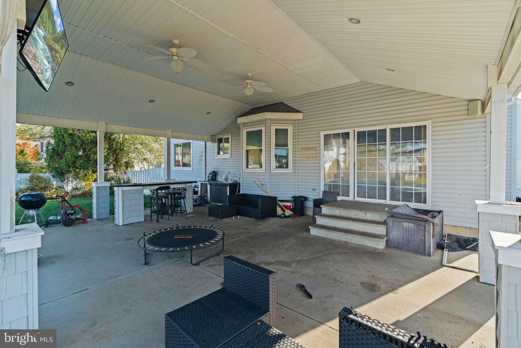 Photo of 4 Emerald Ct, SICKLERVILLE, NJ 08081 (MLS # NJCD2104974)