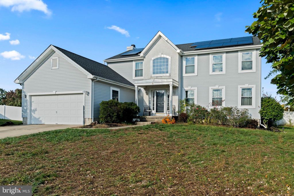 Photo of 4 Emerald Ct, SICKLERVILLE, NJ 08081 (MLS # NJCD2104974)