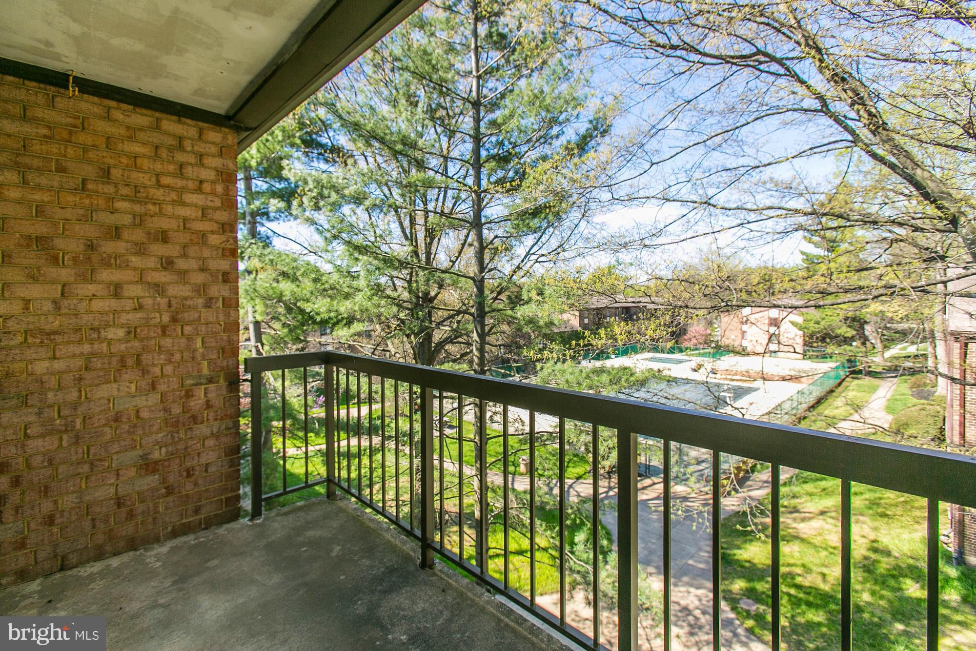 HAWTHORNE VILLAGE - Residential