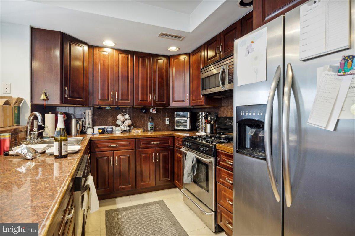 736 S 8TH STREET 38