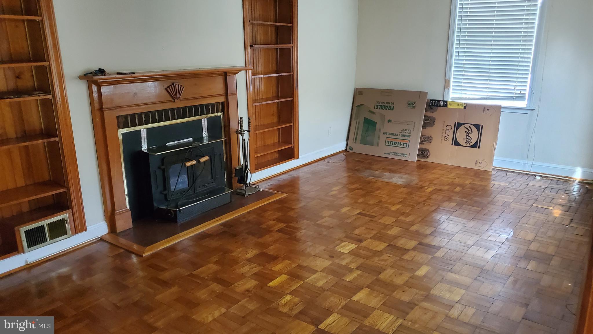 TEMPLE HILLS - Residential