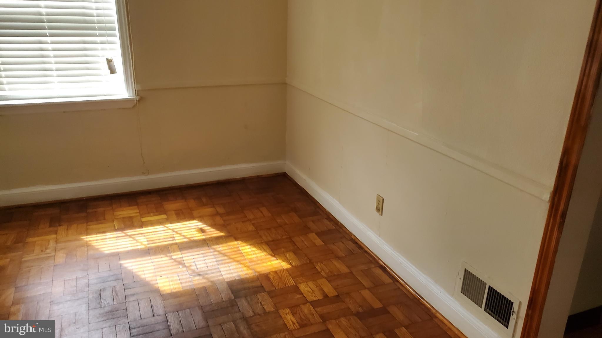 TEMPLE HILLS - Residential