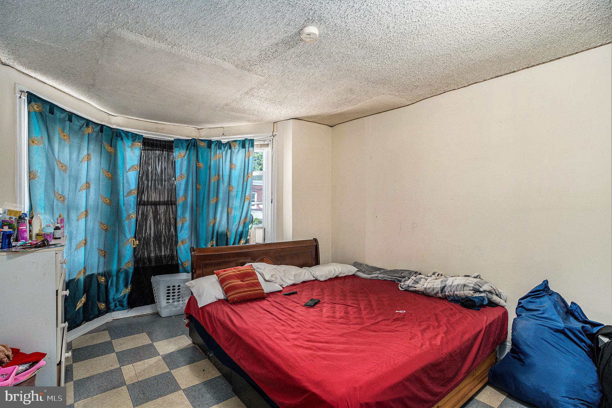 NORRISTOWN - Residential