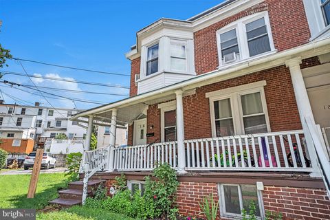 Townhouse For Sale - 16 W Spruce Street<br/> NORRISTOWN, PA 19401