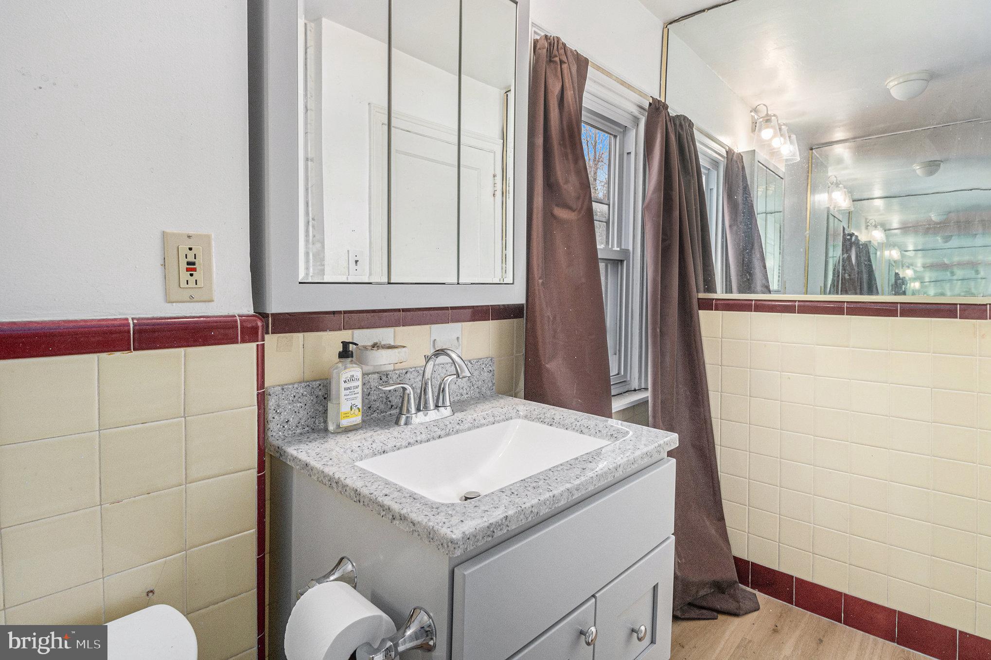 NORRISTOWN - Residential