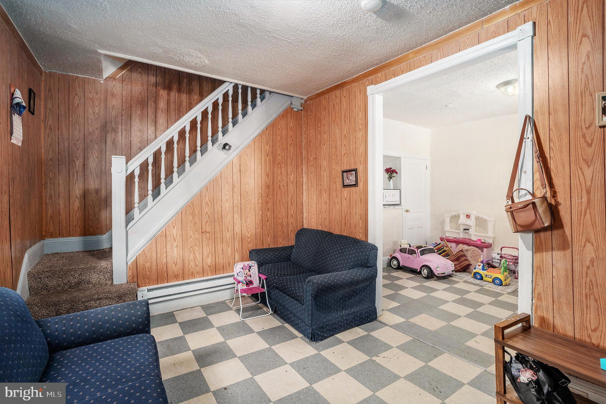 NORRISTOWN - Residential