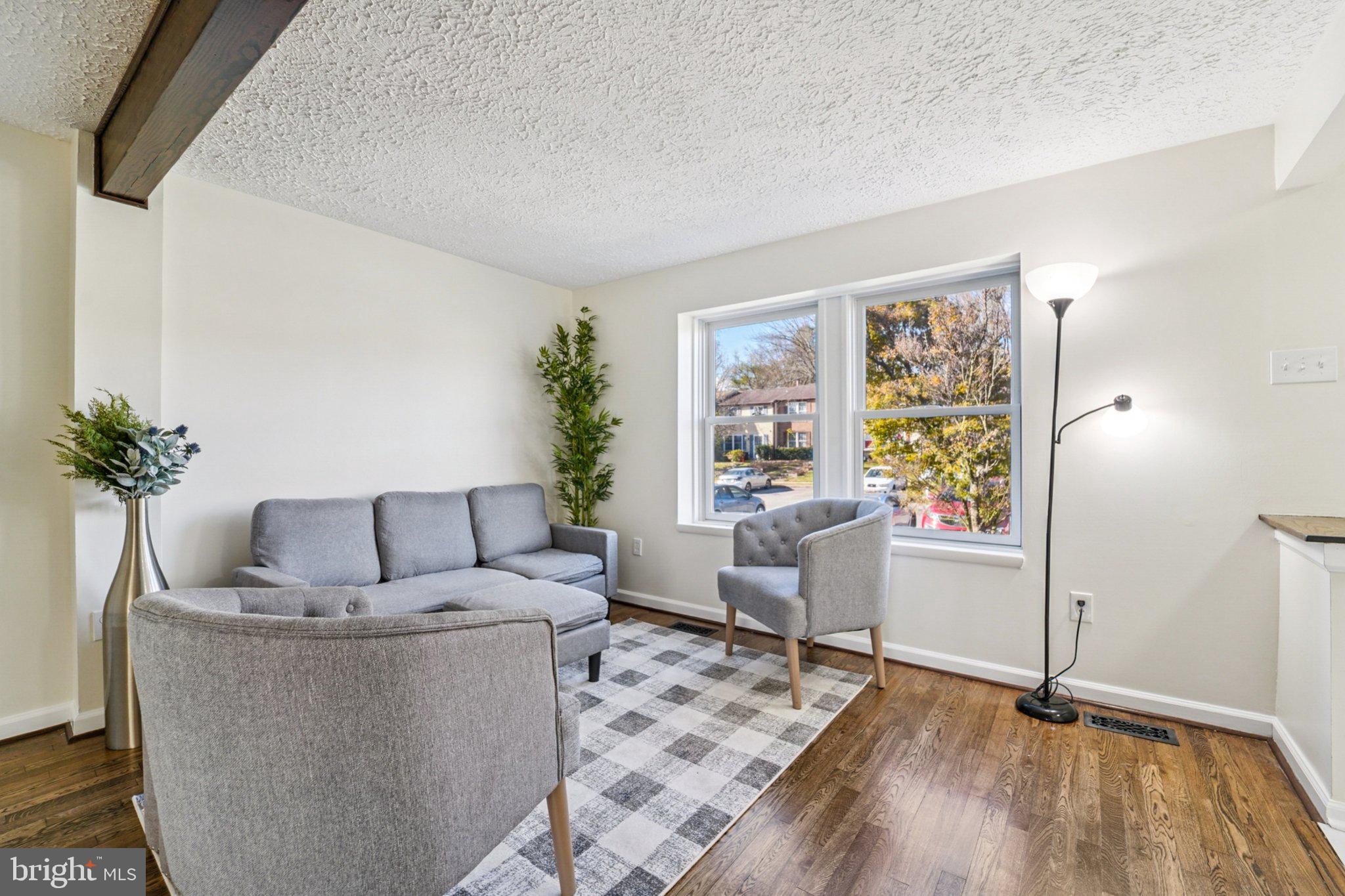 QUEEN ANNE VILLAGE - Residential