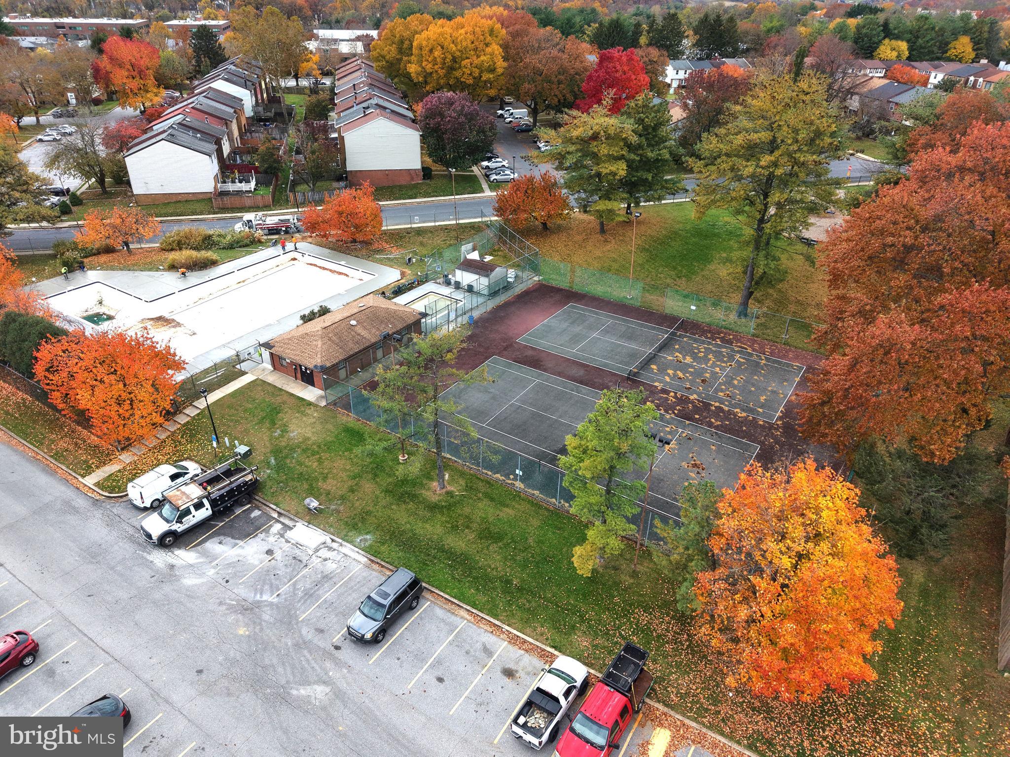 QUEEN ANNE VILLAGE - Residential