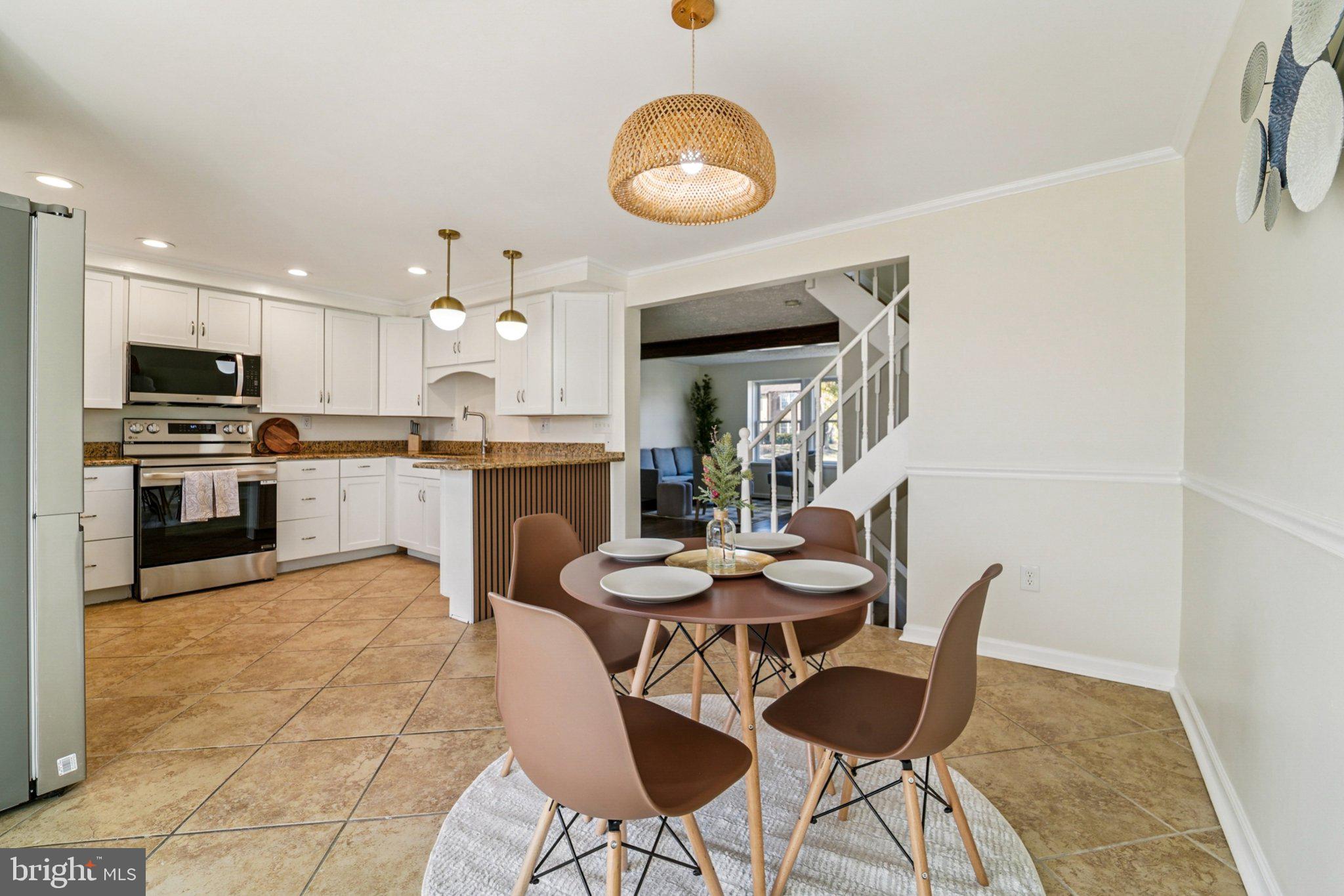 QUEEN ANNE VILLAGE - Residential