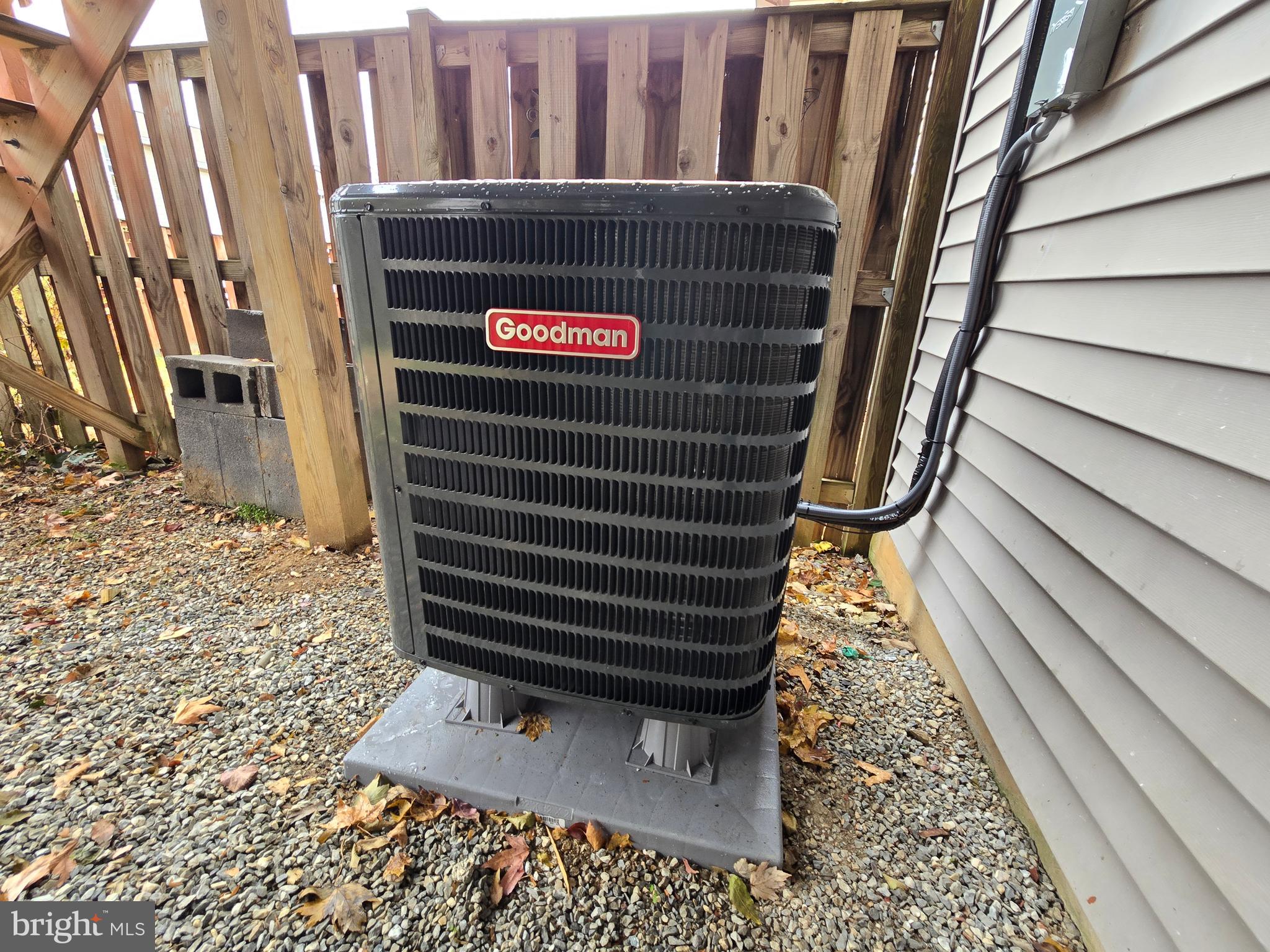 QUEEN ANNE VILLAGE - Residential