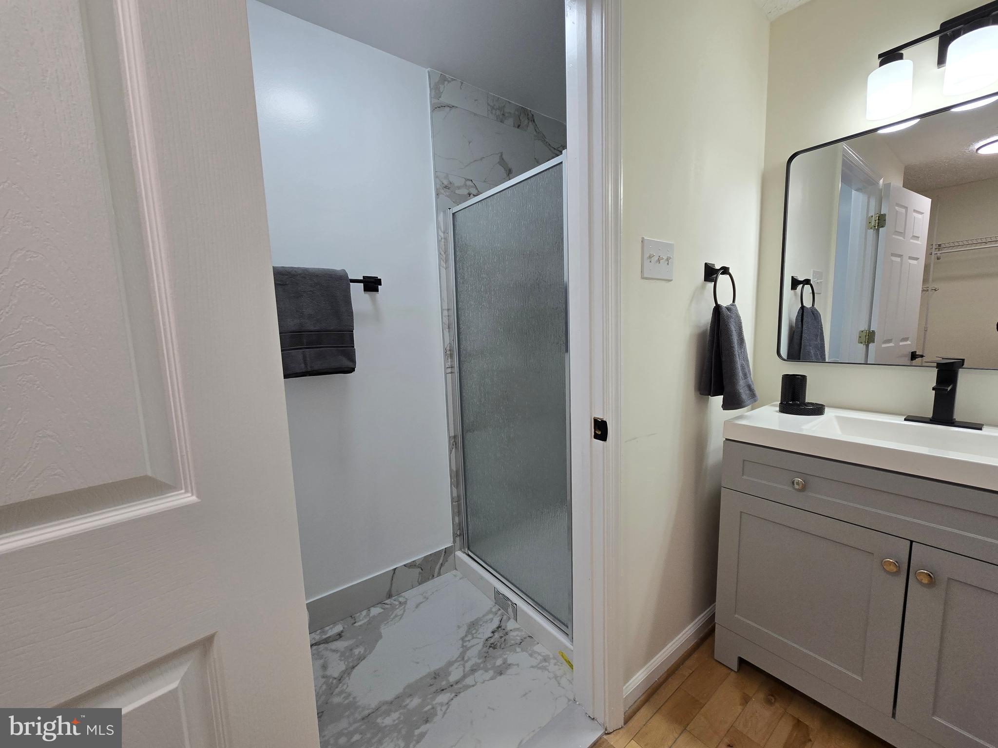 QUEEN ANNE VILLAGE - Residential