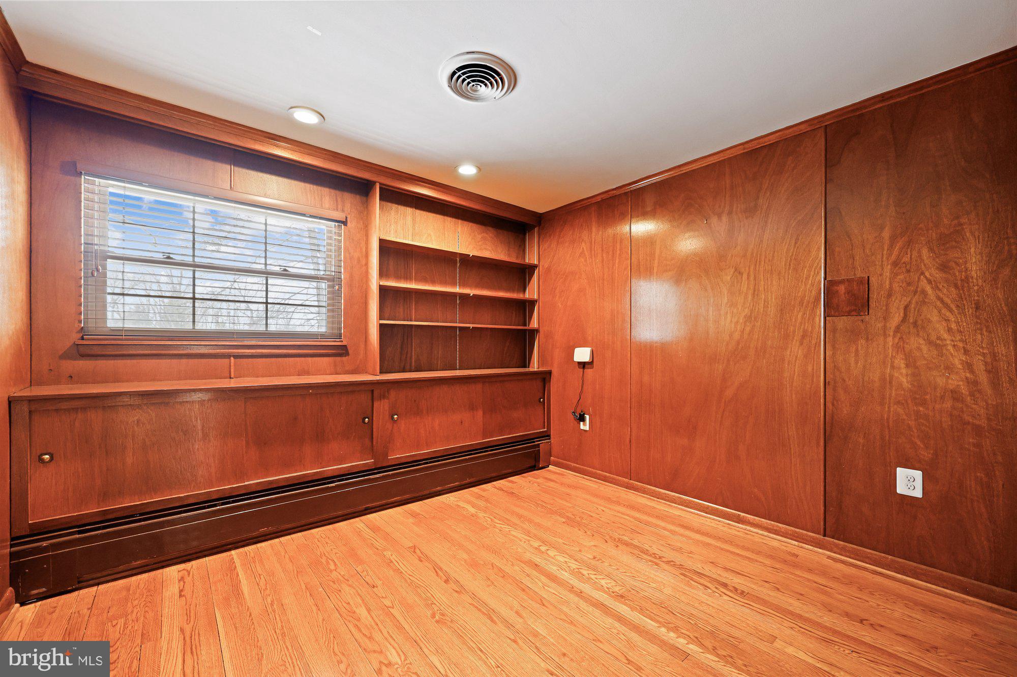 DUNLOP HILLS - Residential