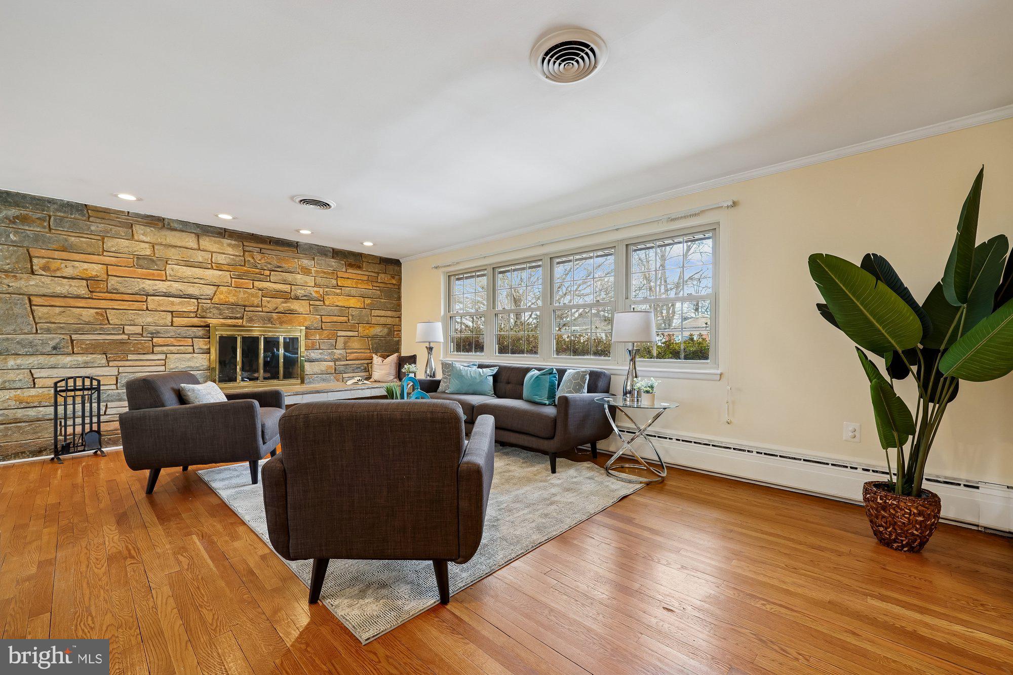 DUNLOP HILLS - Residential