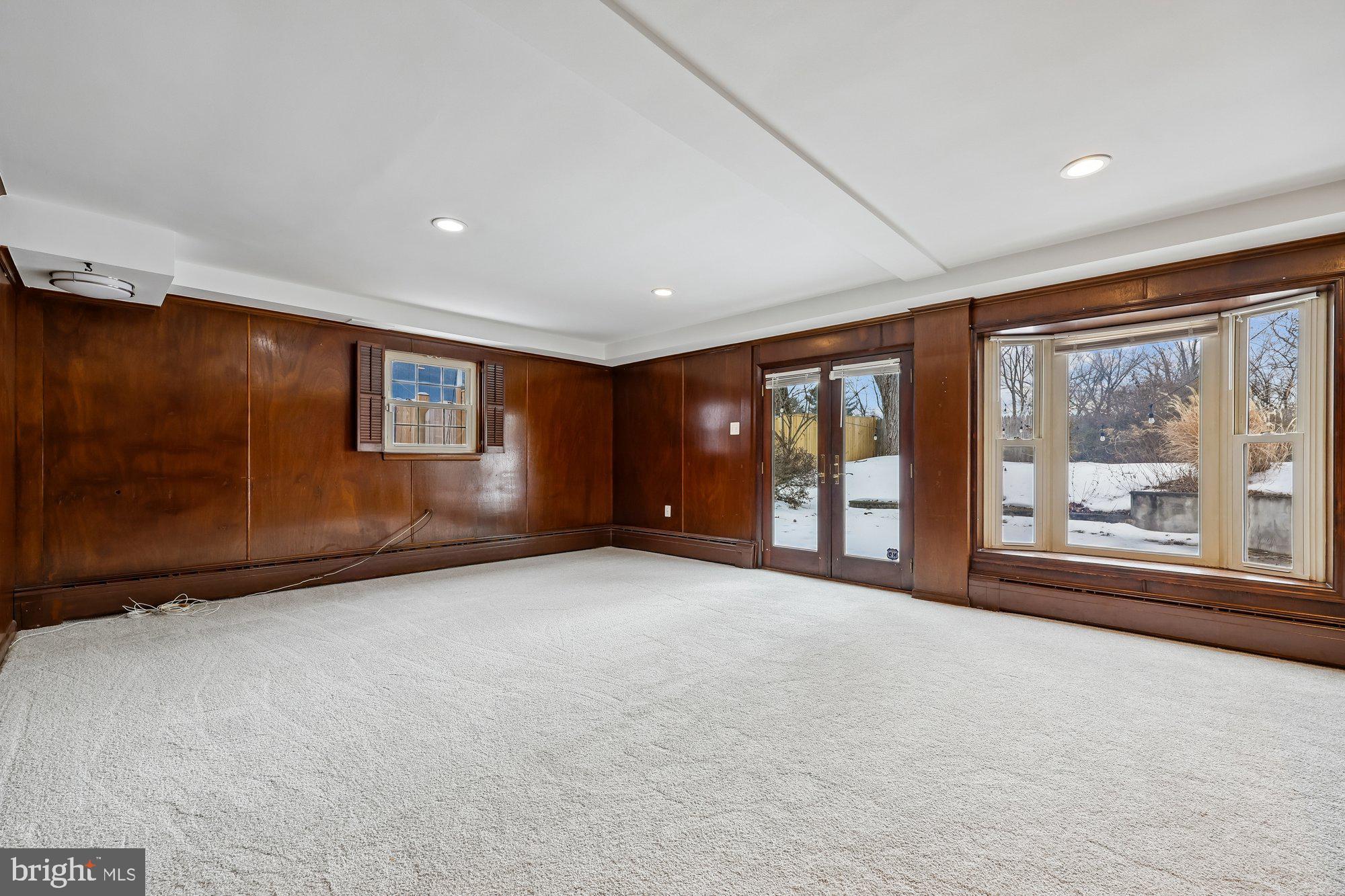 DUNLOP HILLS - Residential