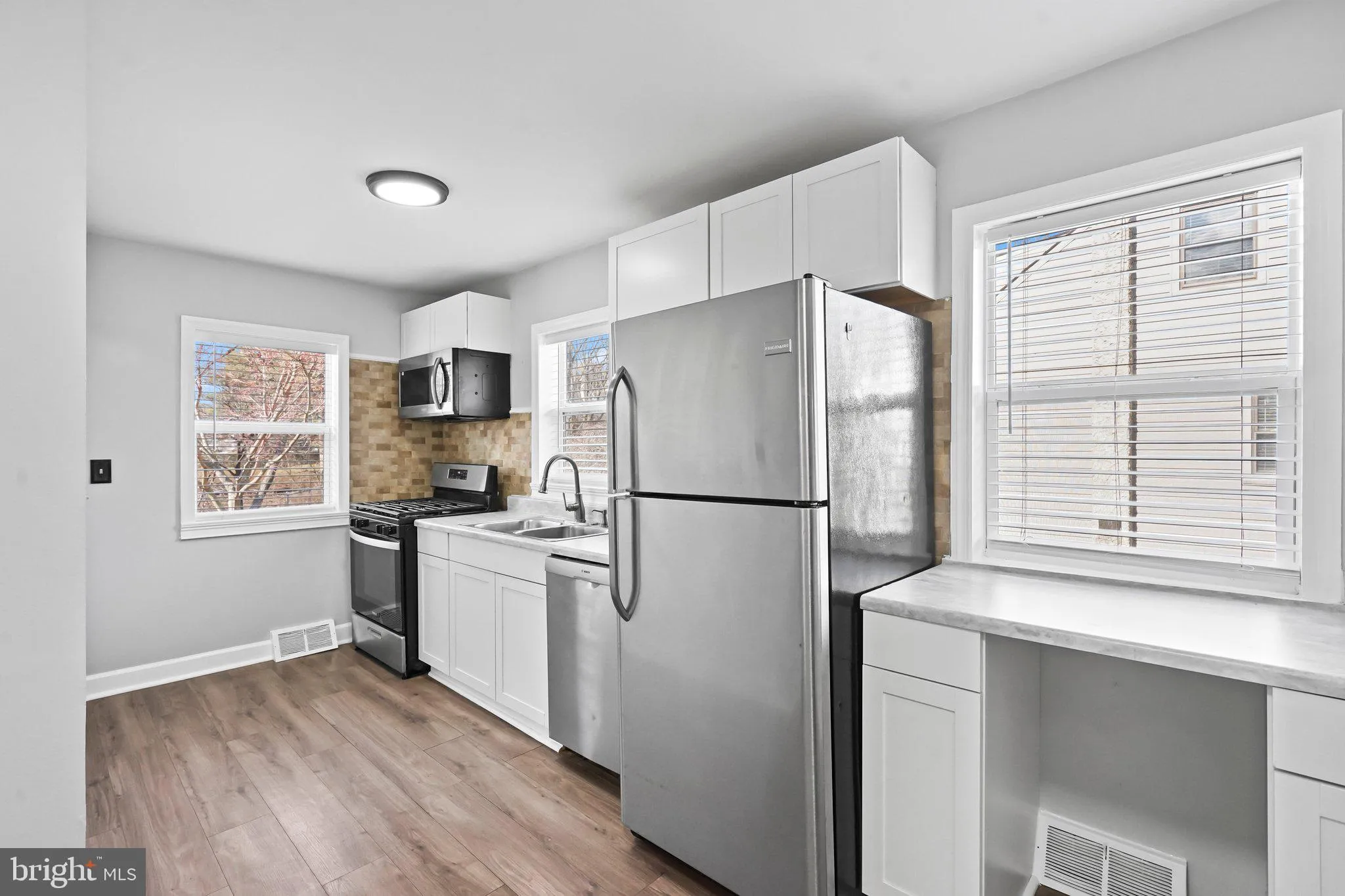 Ewing, New Jersey 08628, United States, 4 Bedrooms Bedrooms, ,1 BathroomBathrooms,Residential,Pending,4911