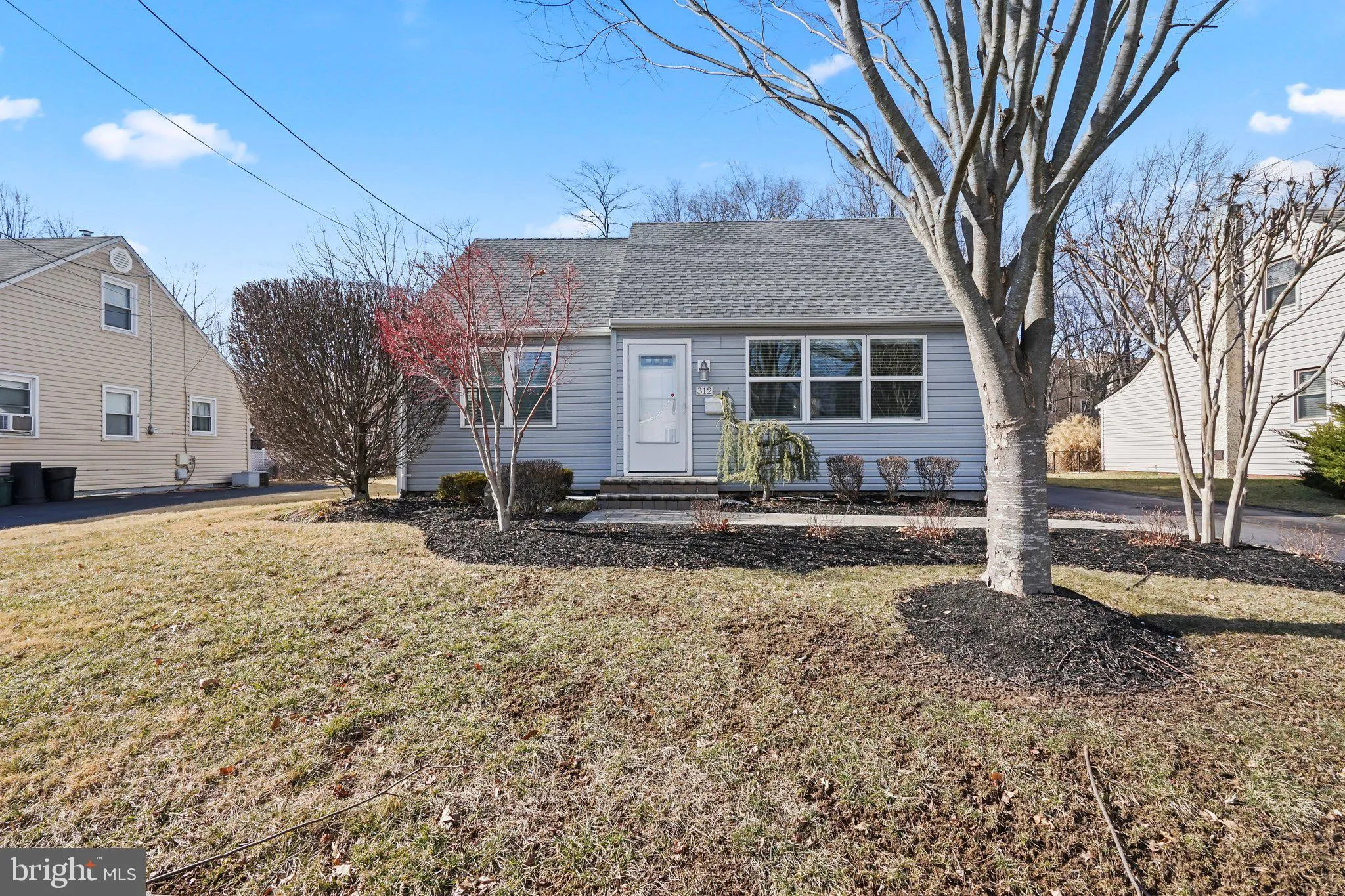 Ewing, New Jersey 08628, United States, 4 Bedrooms Bedrooms, ,1 BathroomBathrooms,Residential,Pending,4911