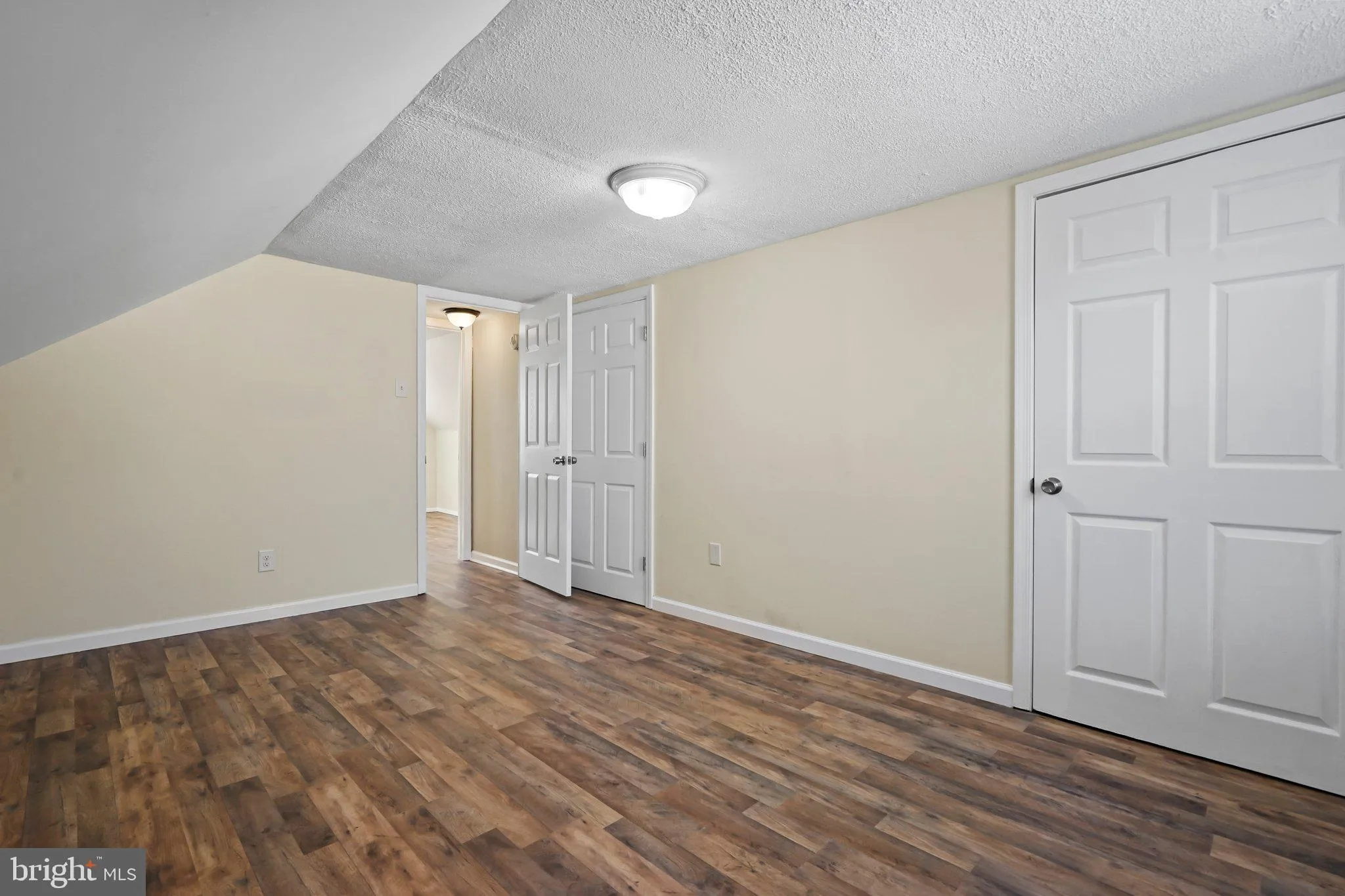 Ewing, New Jersey 08628, United States, 4 Bedrooms Bedrooms, ,1 BathroomBathrooms,Residential,Pending,4911