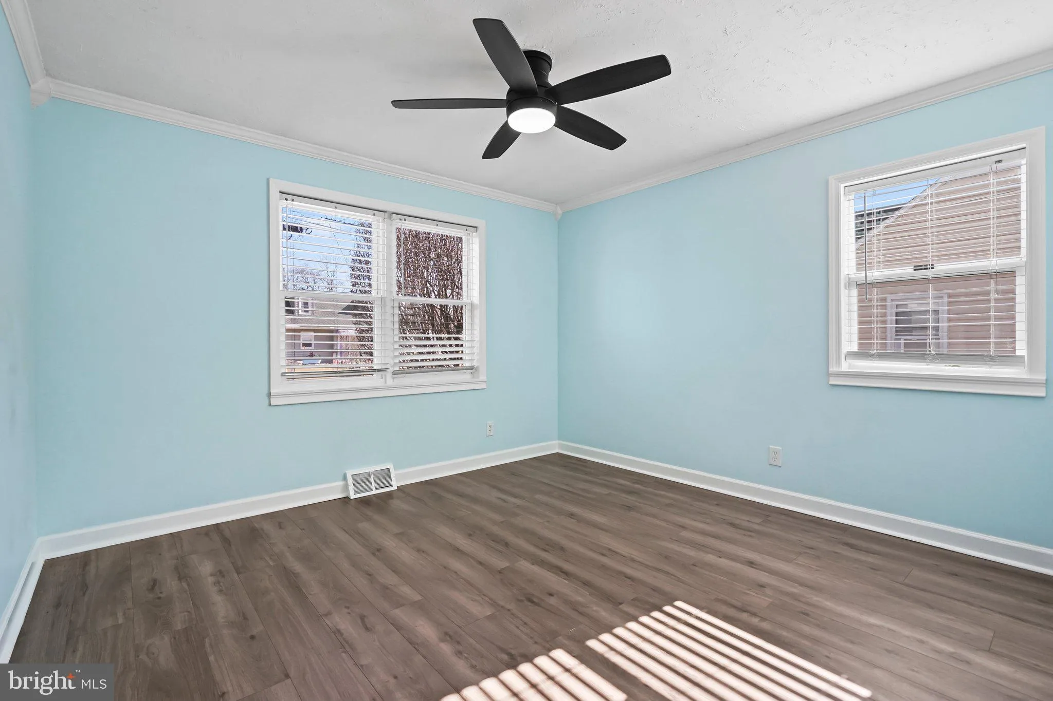 Ewing, New Jersey 08628, United States, 4 Bedrooms Bedrooms, ,1 BathroomBathrooms,Residential,Pending,4911