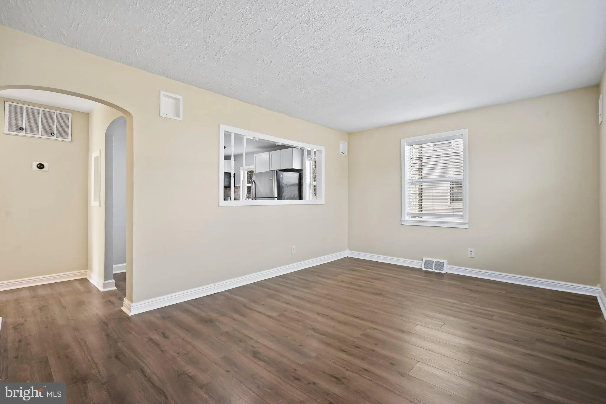 Ewing, New Jersey 08628, United States, 4 Bedrooms Bedrooms, ,1 BathroomBathrooms,Residential,Pending,4911