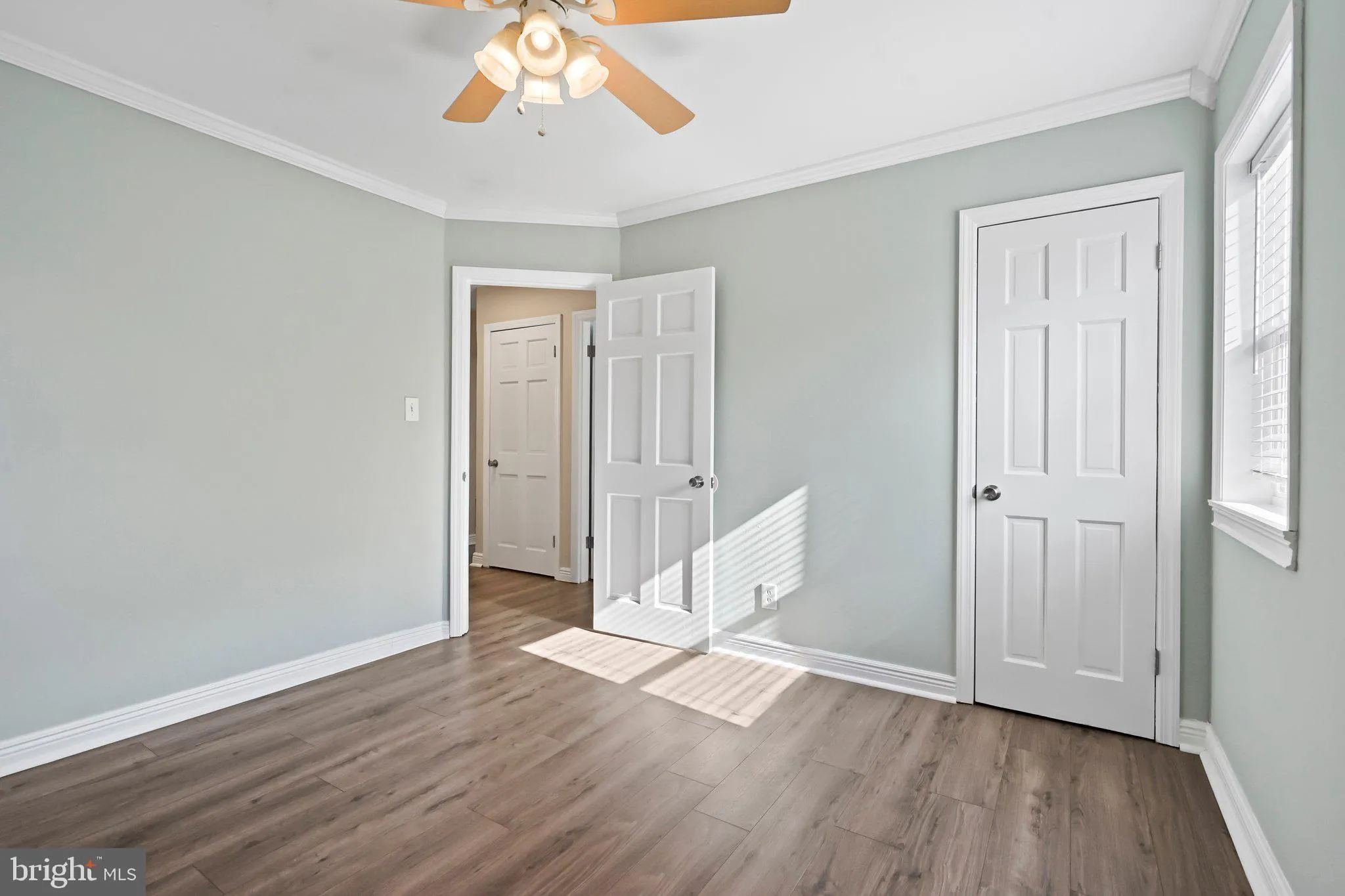 Ewing, New Jersey 08628, United States, 4 Bedrooms Bedrooms, ,1 BathroomBathrooms,Residential,Pending,4911