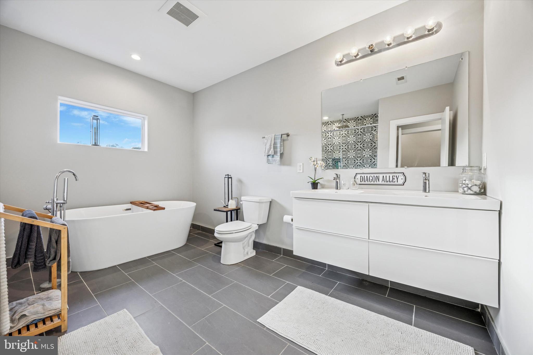 POINT BREEZE - Residential