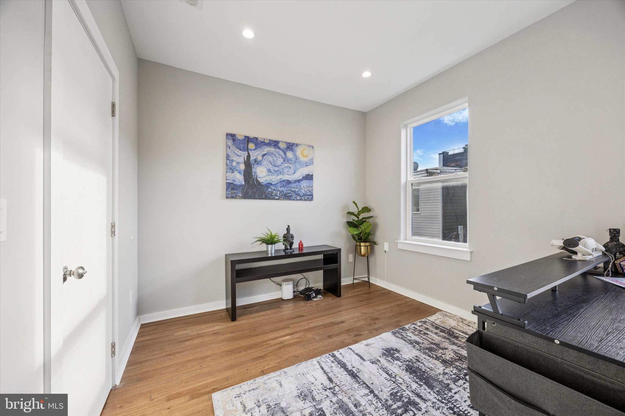 POINT BREEZE - Residential