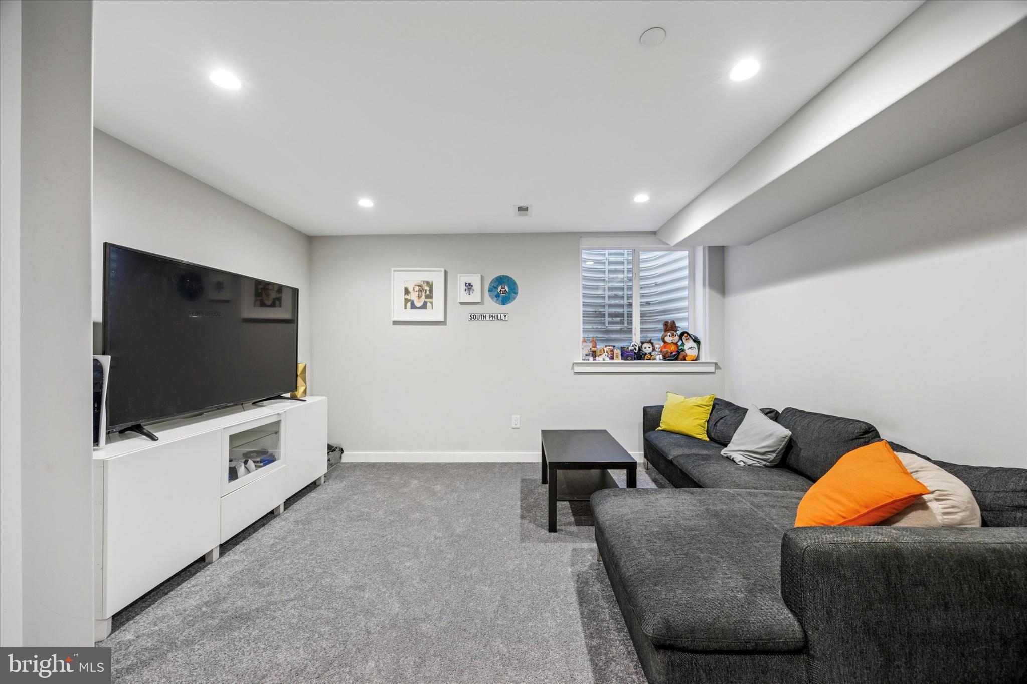 POINT BREEZE - Residential