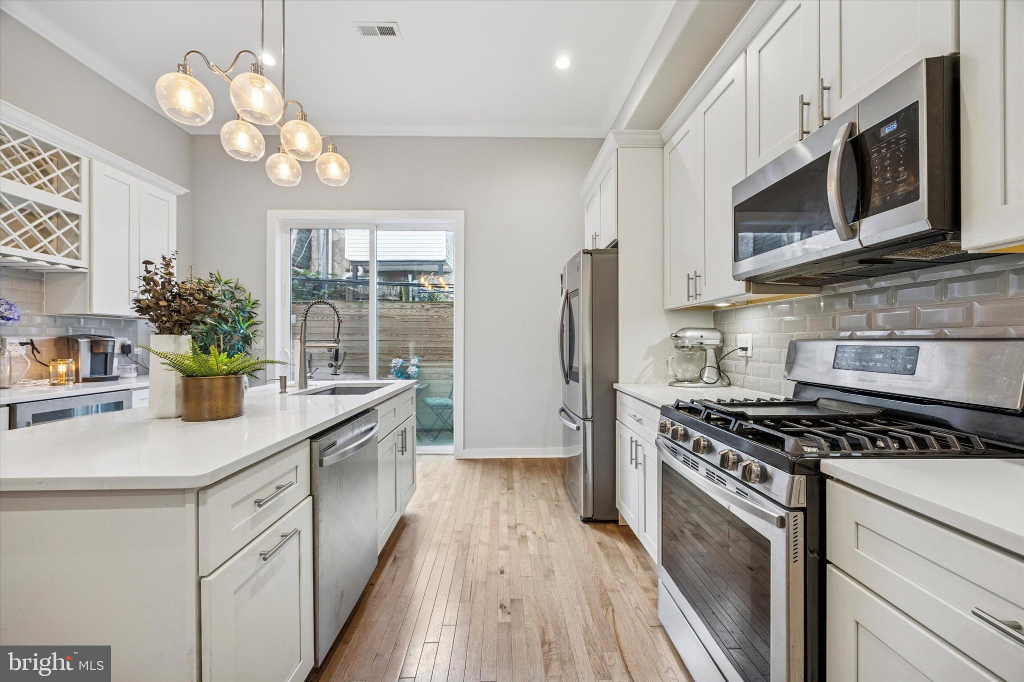 POINT BREEZE - Residential