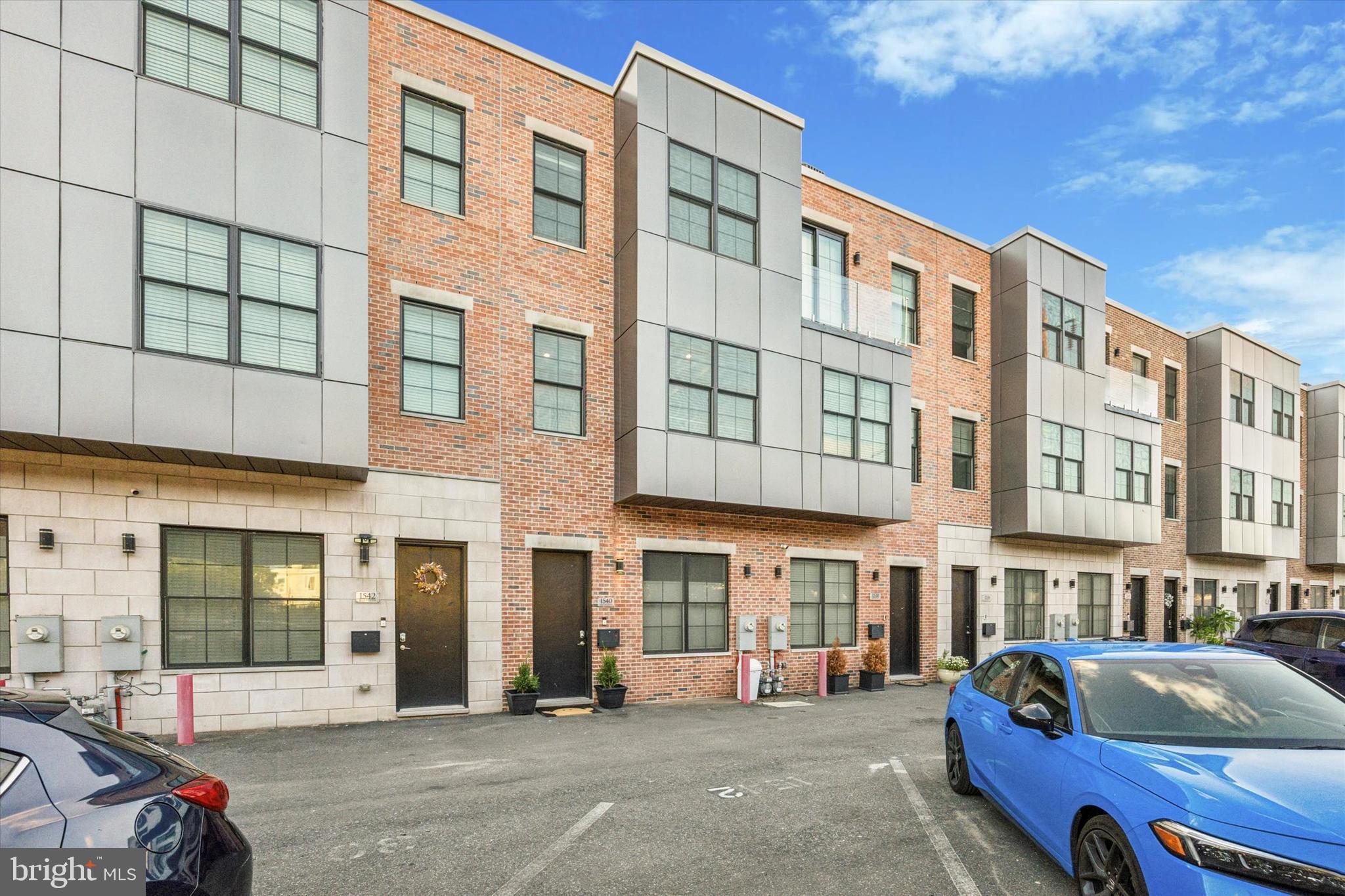 POINT BREEZE - Residential