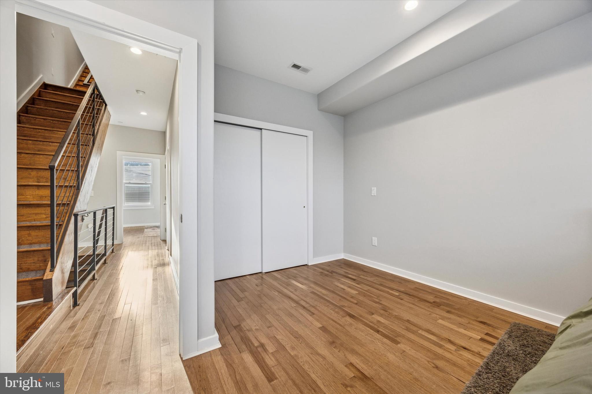 POINT BREEZE - Residential