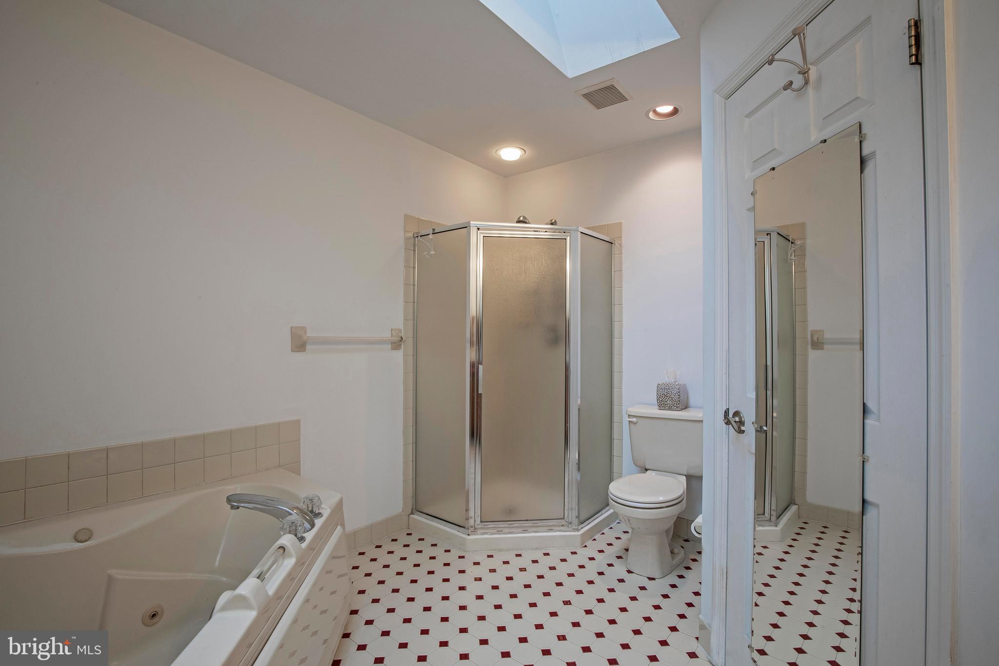 PINE CREST - Residential