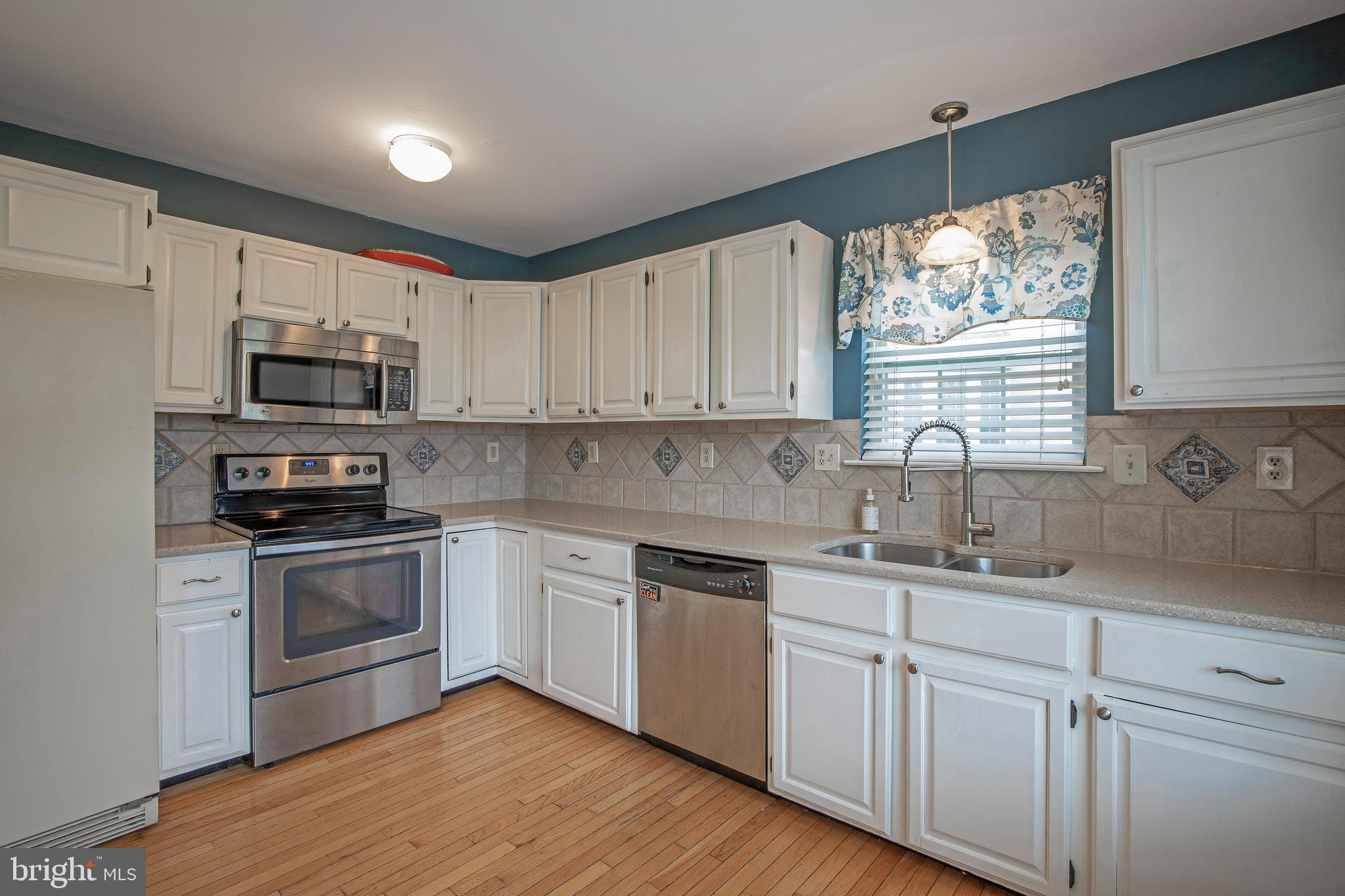 PINE CREST - Residential