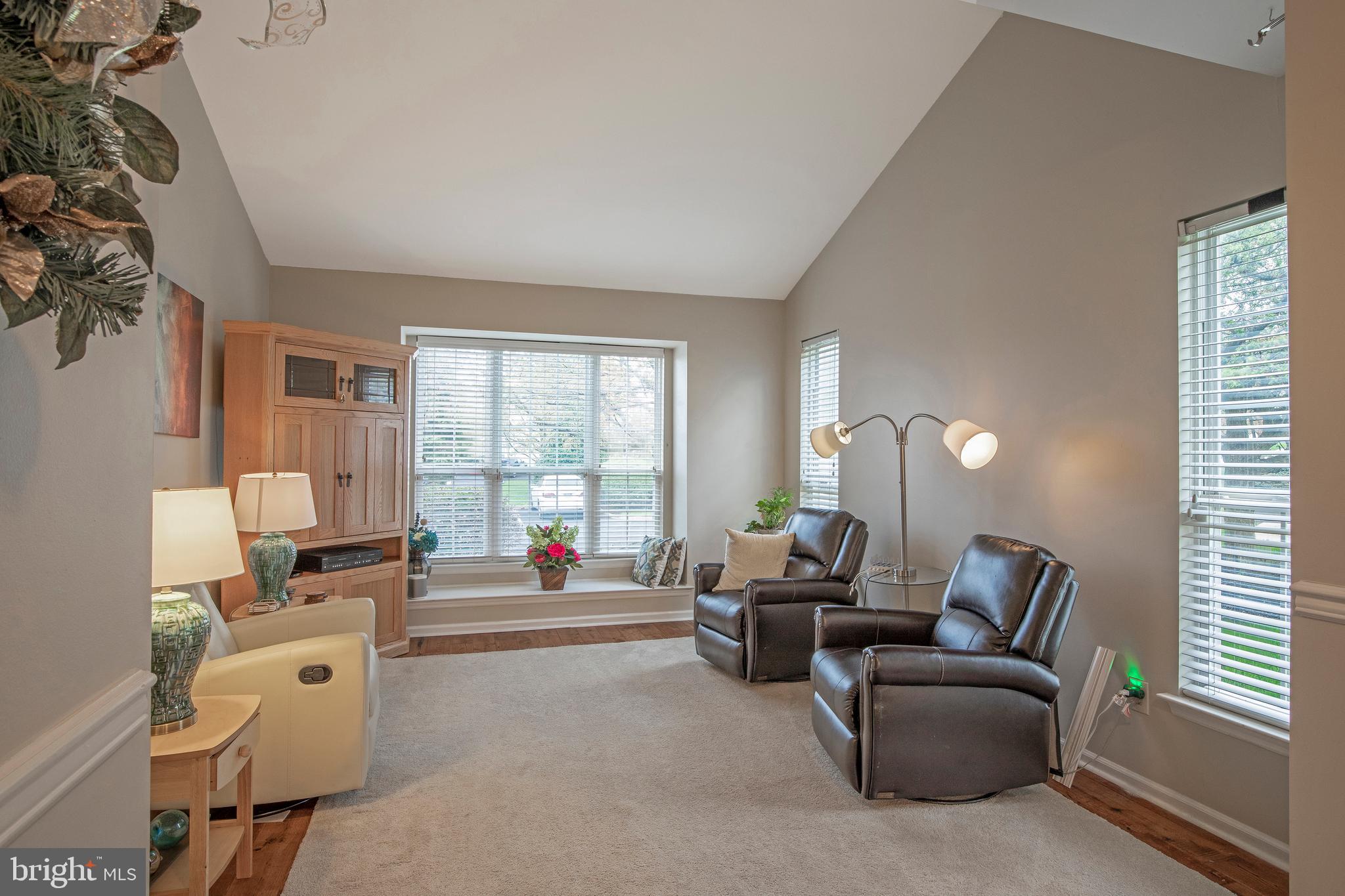 PINE CREST - Residential