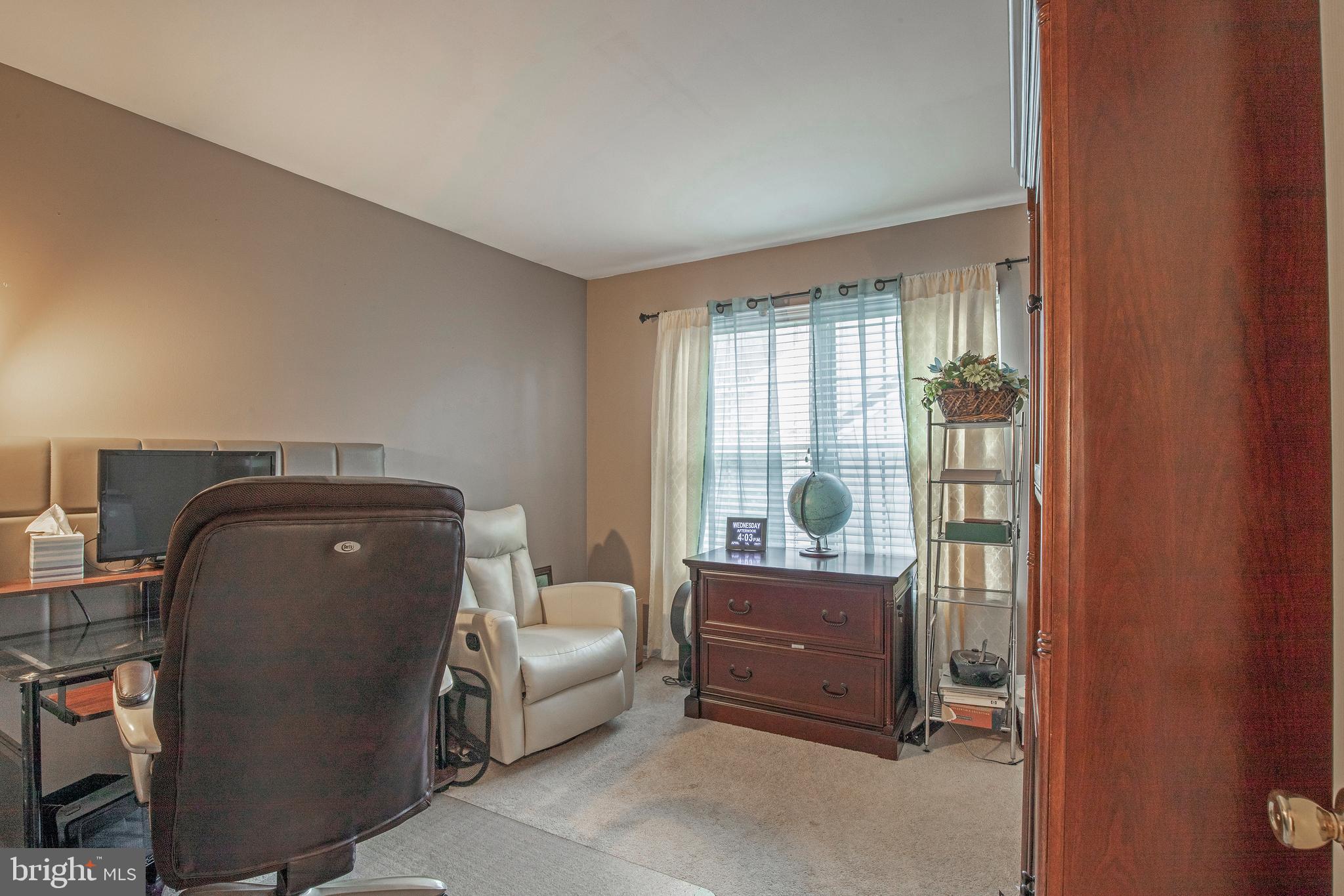 PINE CREST - Residential