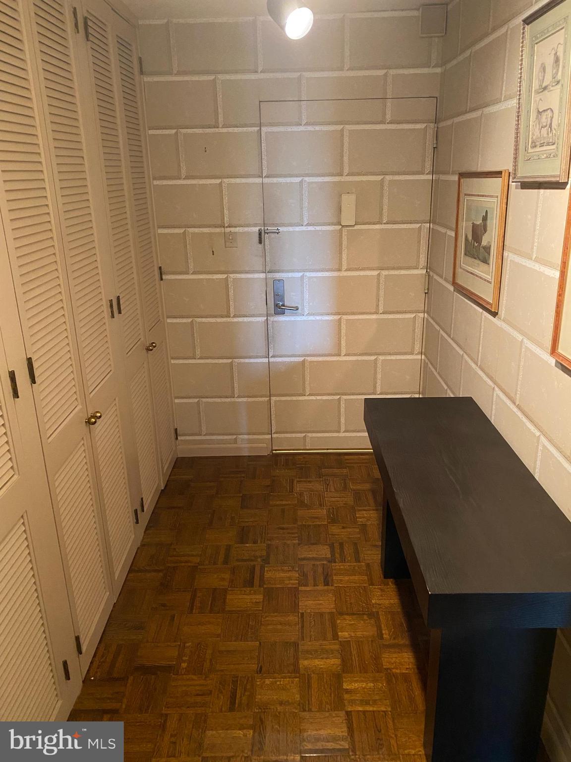 WASHINGTON SQ - Residential