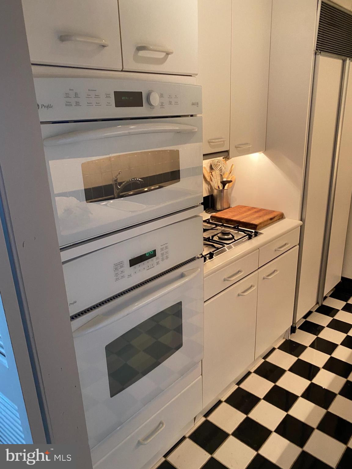 WASHINGTON SQ - Residential