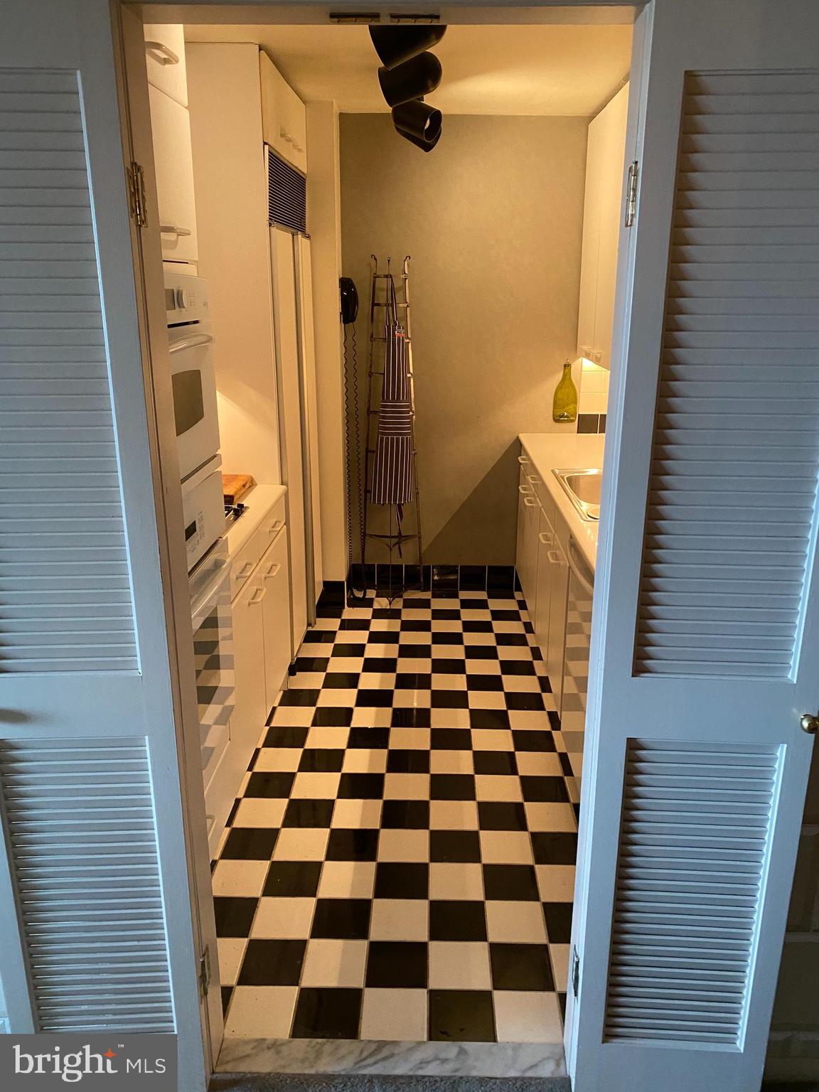 WASHINGTON SQ - Residential