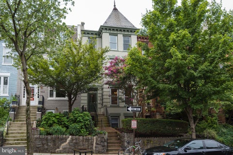 Townhouse For Sale - 1674 Irving Street<br/> WASHINGTON, DC 20010