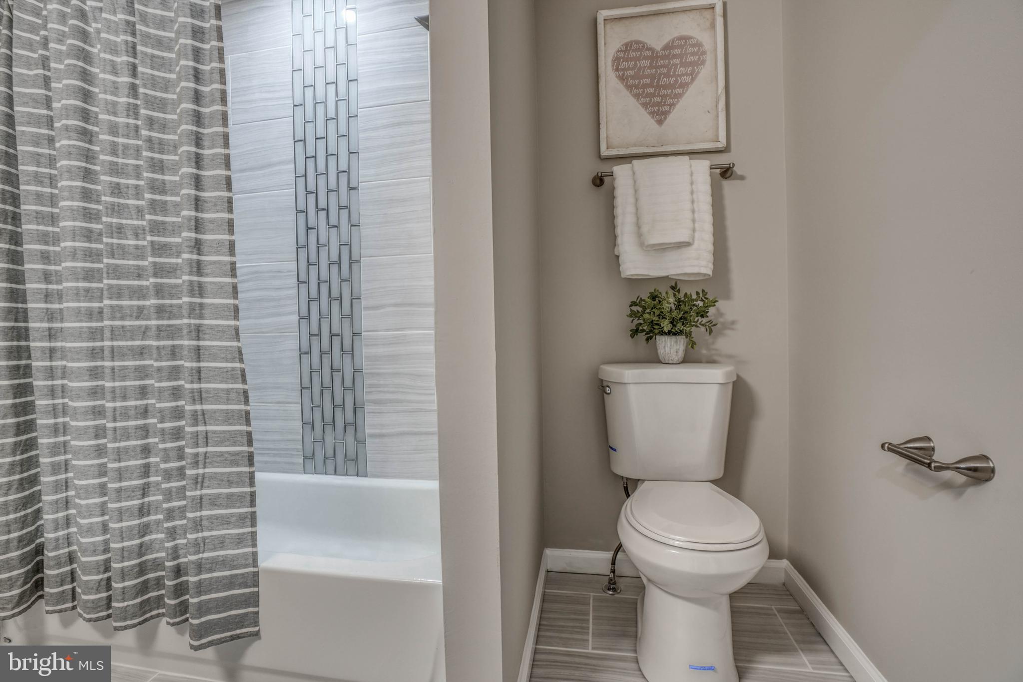 HARFORD TOWN - Residential