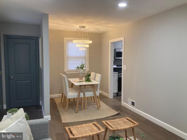 WINDSOR  MILL - Residential