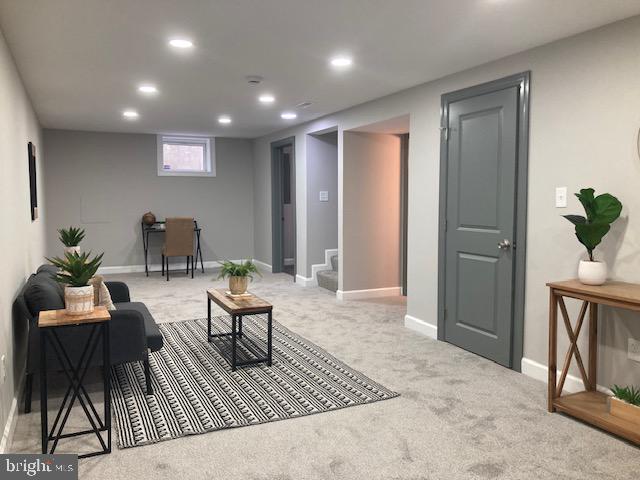 WINDSOR  MILL - Residential